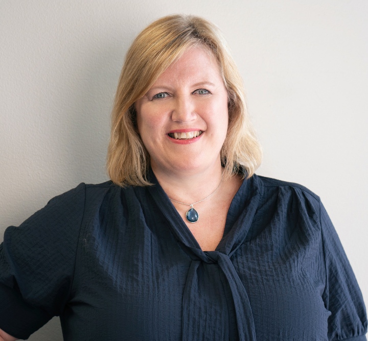 Alison Birdwell Headshot.