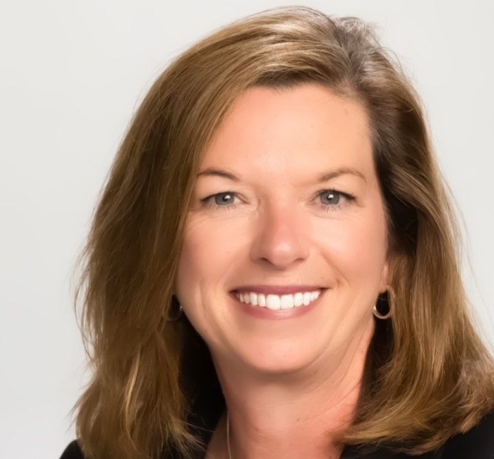 Barbara Flanagan Headshot.