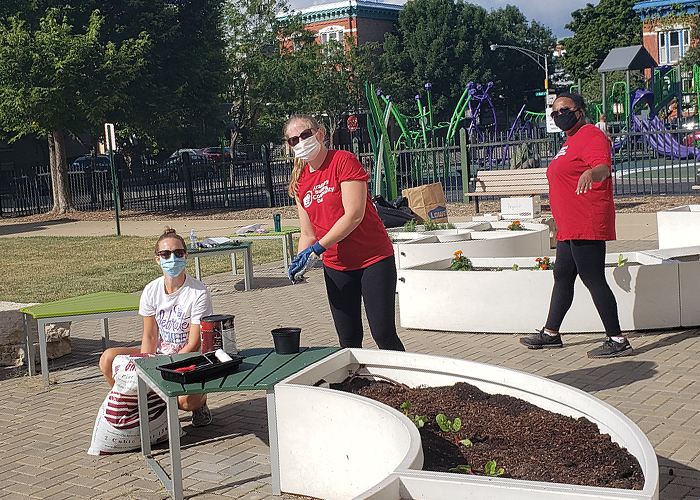 Aramark volunteers
