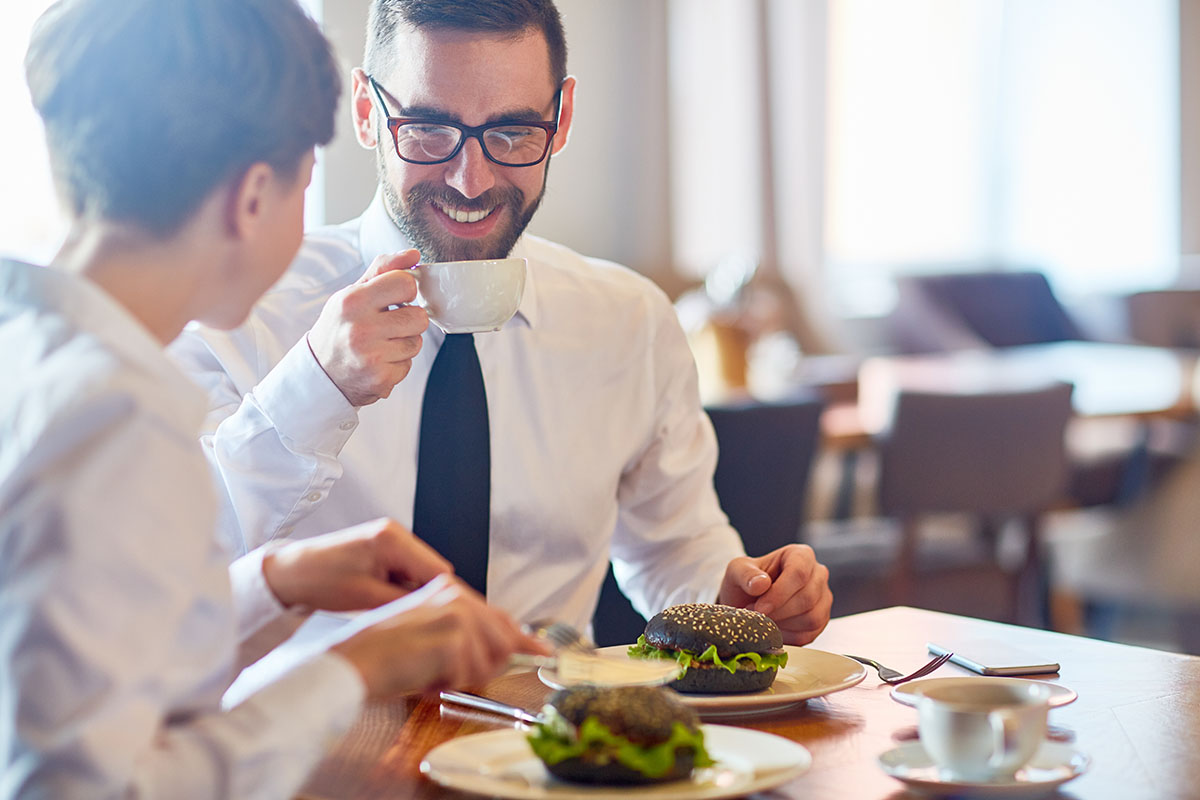 Man and woman eating